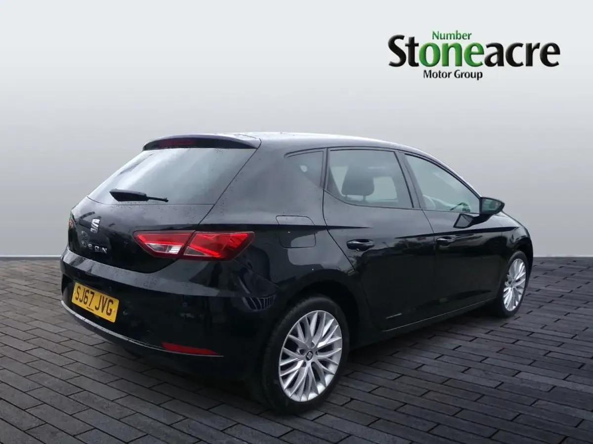 Begagnad Seat Leon SE Dynamic 113 HK (83 kW) 2017 Svart Halvkombi