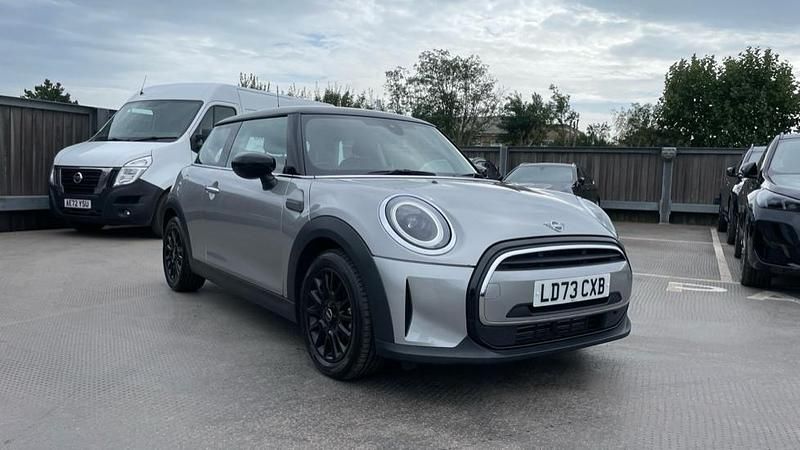 Silver Used 2023 Mini Cooper Classic Hatchback | £20,189 (Fair price) - Image 1/4