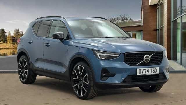 Used 2025 Volvo XC40 Ultra SUV | £36,495 (Expensive) - Image 1/4