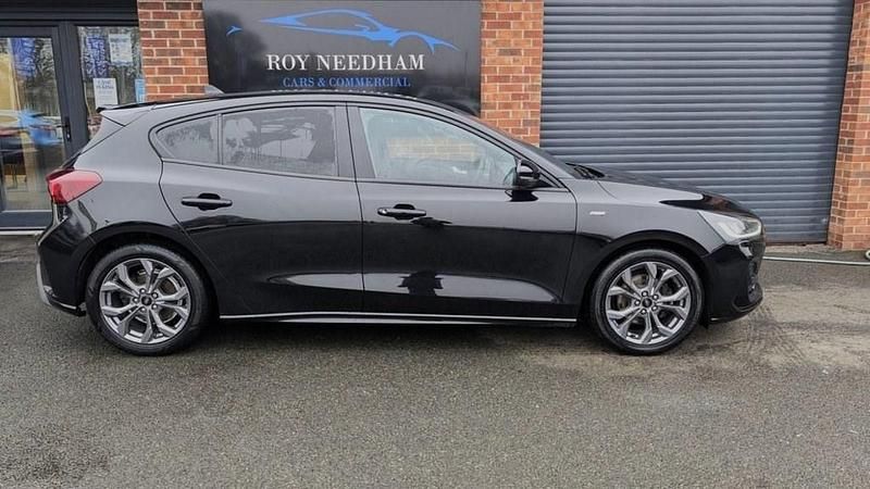 Used Ford Focus ST-Line 125 HP (91 kW) 2023 Black Hatchback