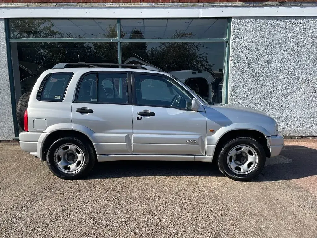 Used Suzuki Grand Vitara 126 HP (92 kW) 2003 Silver Estate