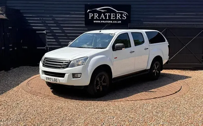 Used Isuzu D-Max 163 HP (119 kW) 2017 White Pickup