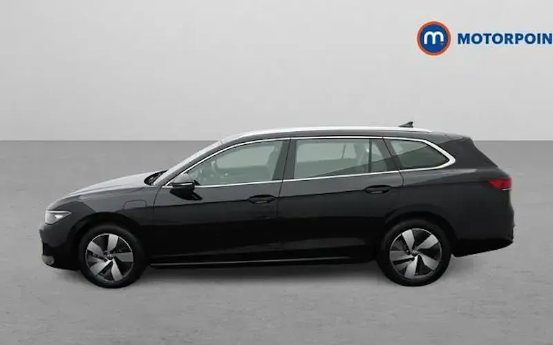Used VW Passat Life 204 HP (150 kW) 2025 Black Estate