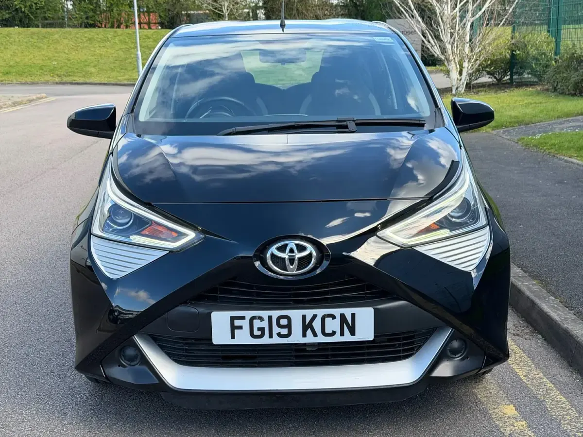 Used Toyota Aygo X-play 72 HP (52 kW) 2019 Black Hatchback