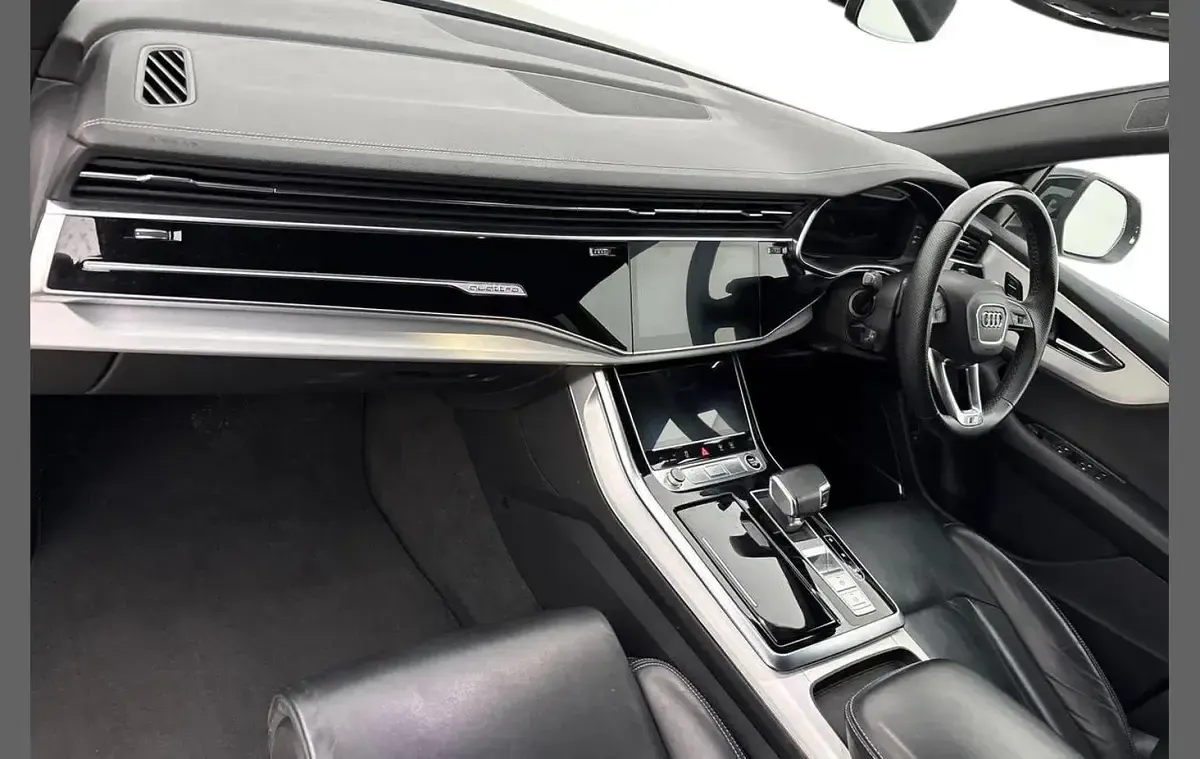 Used Audi Q8 S-Line 340 HP (250 kW) 2023 Black SUV