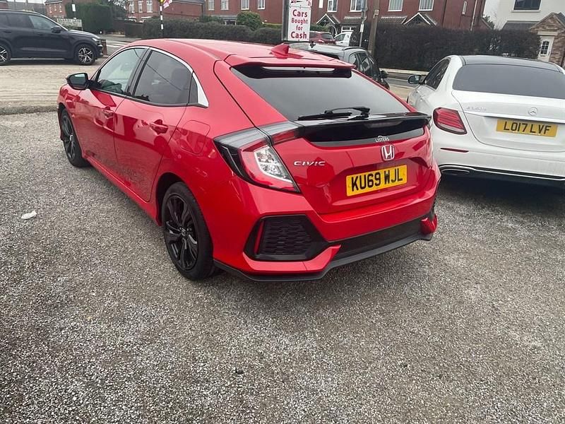 Used Honda Civic SR 126 HP (92 kW) 2019 Red Hatchback