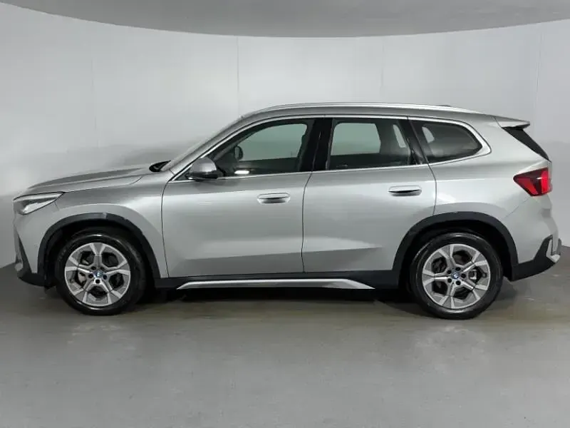 Begagnad BMW iX1 xLine 147 kW (201 HK) 2024 Silver SUV