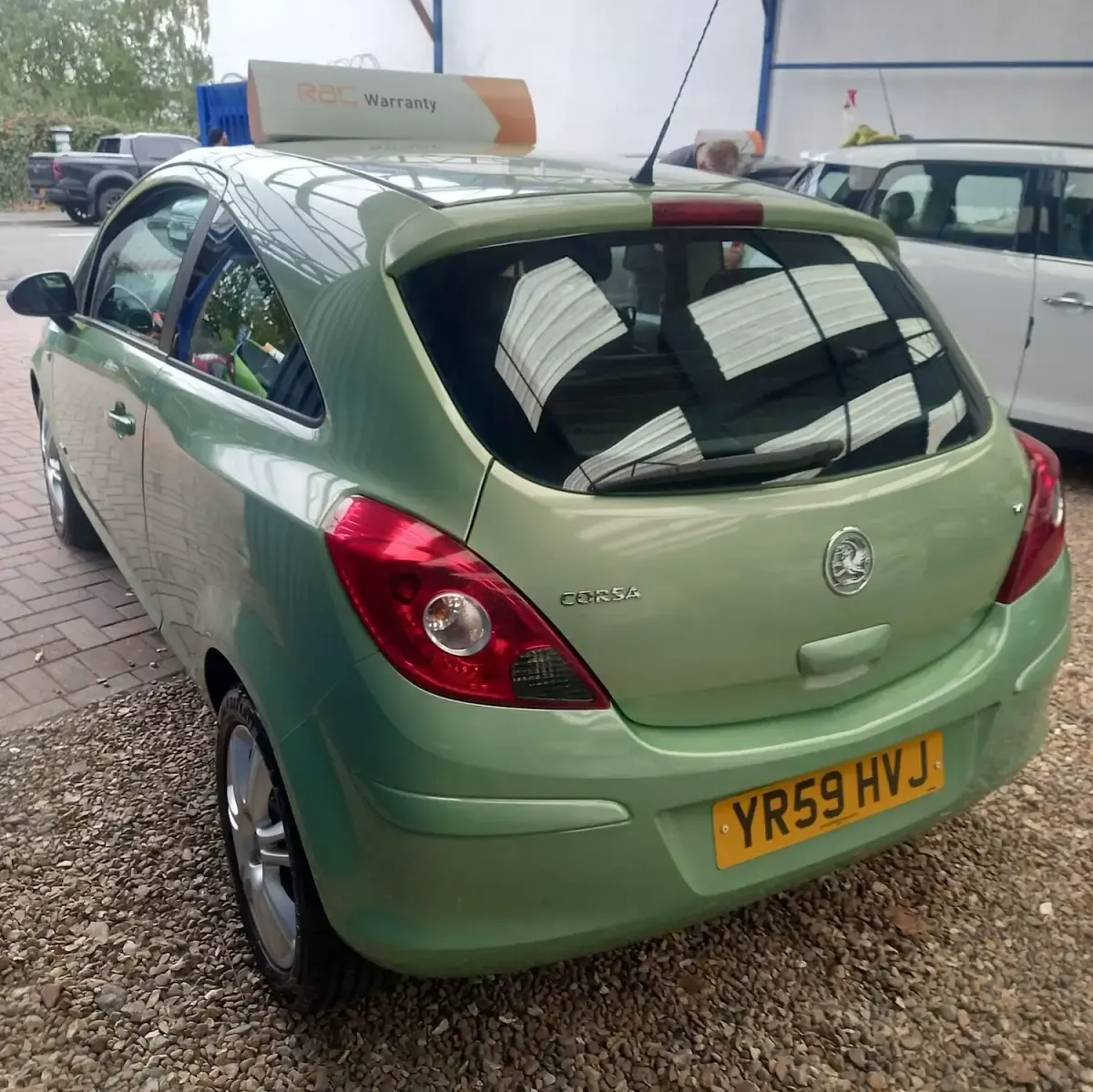 Used Vauxhall Corsa Design Edition 90 HP (66 kW) 2009 Green Hatchback
