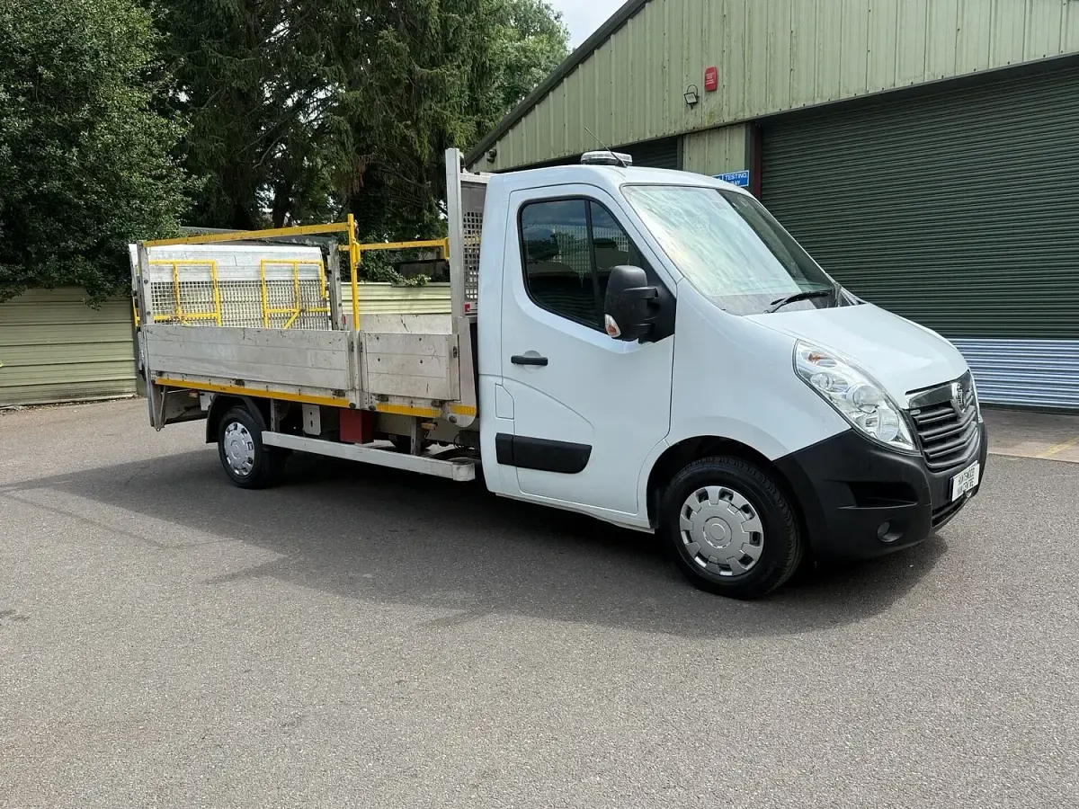 Used Vauxhall Movano 130 HP (95 kW) 2019 White MPV