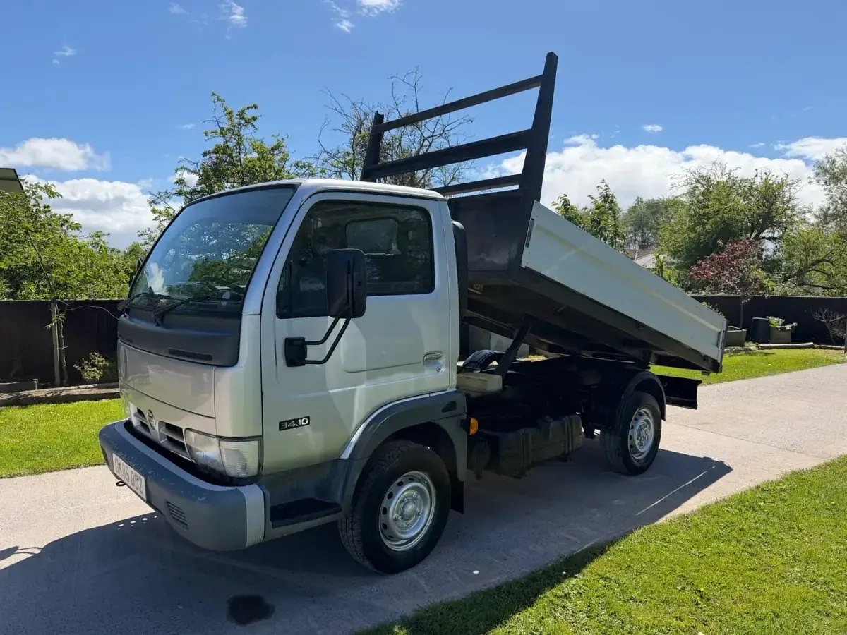 Gebraucht Nissan Cabstar 2005 Silber Pickup