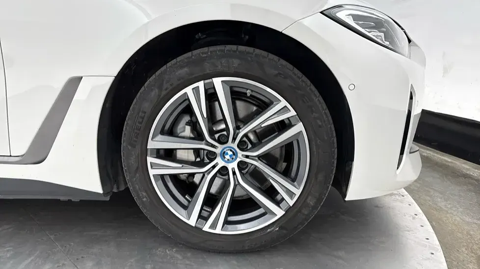 Used BMW i4 Sport Line 246 kW (335 HP) 2023 White Sedan