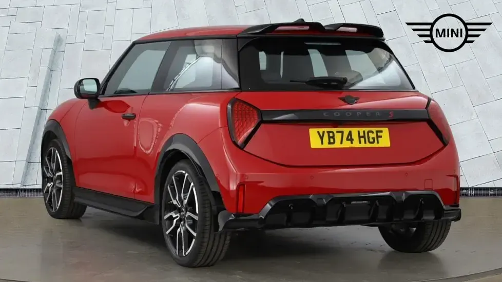 Used Mini Cooper S Hatch 201 HP (147 kW) 2024 Red Hatchback