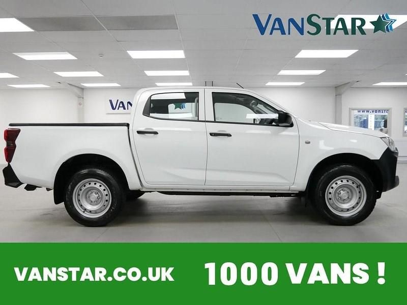 Used Isuzu D-Max 162 HP (119 kW) 2024 White Pickup