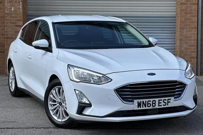 Used Ford Focus Titanium 125 HP (91 kW) 2018 Grey Hatchback