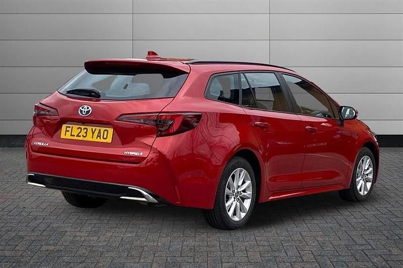 Used Toyota Corolla Sport 140 HP (102 kW) 2023 Red Estate