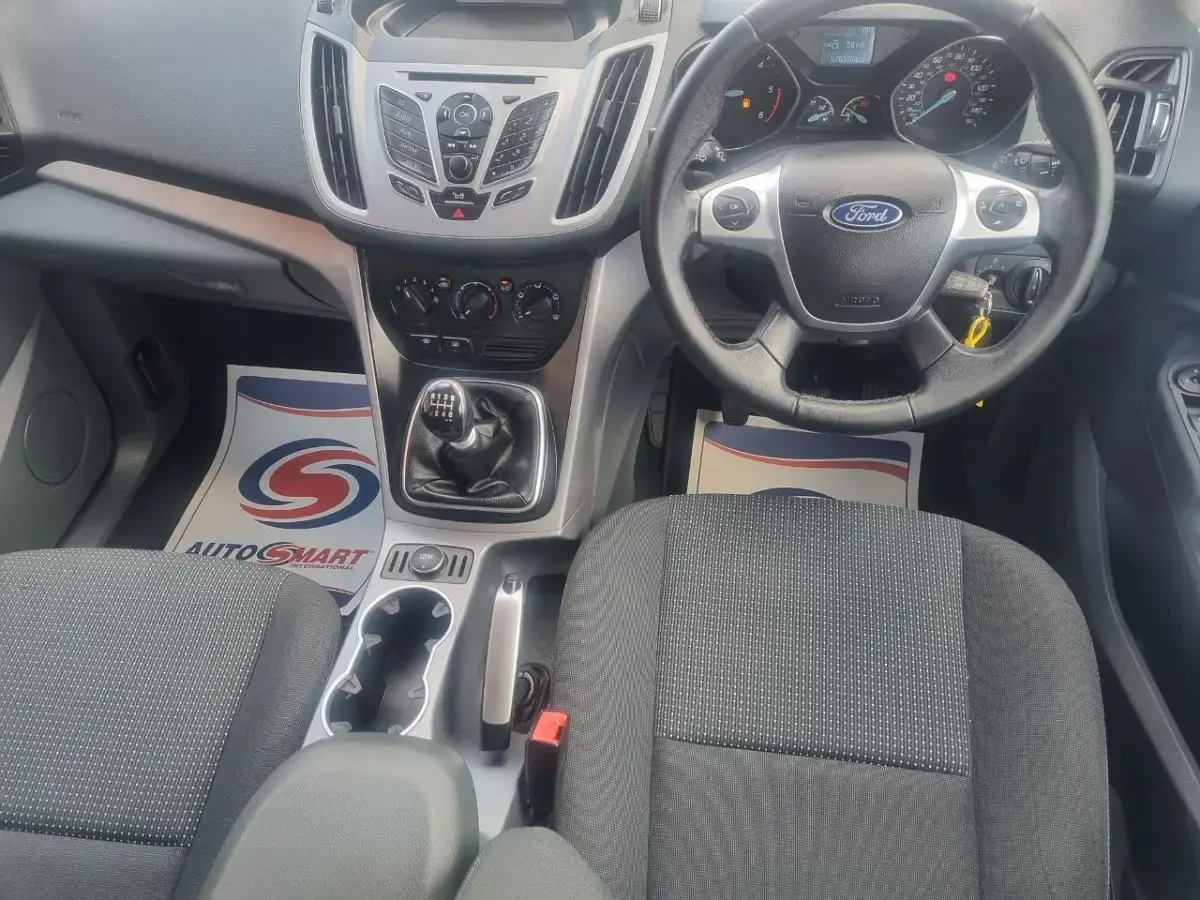 Used Ford C-MAX Zetec 118 HP (86 kW) 2015 White MPV