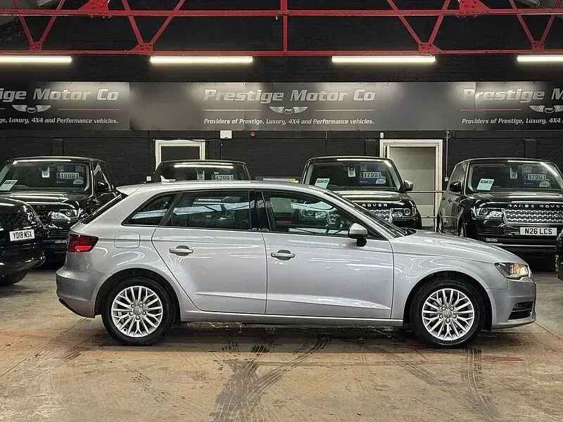 Usado Audi A3 Comfort 2015 Plateado Utilitario