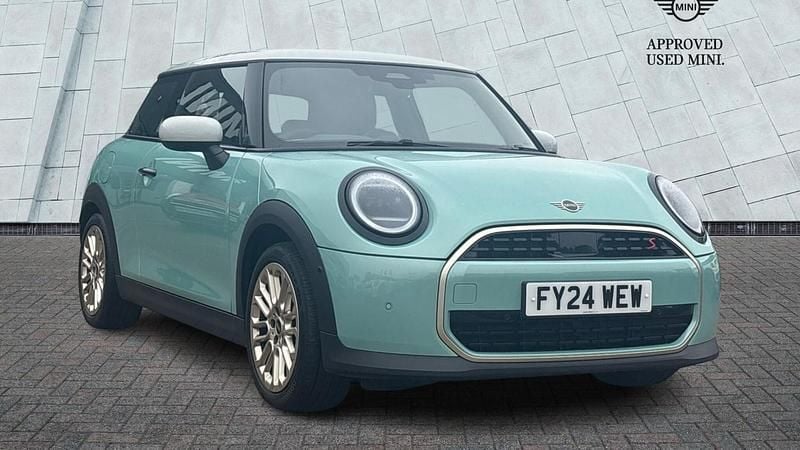 Green Used 2024 Mini Cooper Exclusive Hatchback | £24,475 (Fair price) - Image 1/4