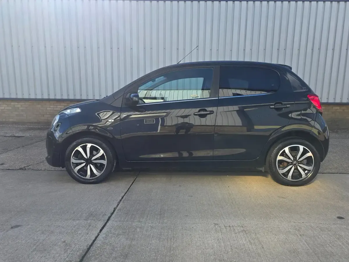 Used Citroën C1 Flair 82 HP (60 kW) 2015 Black Hatchback
