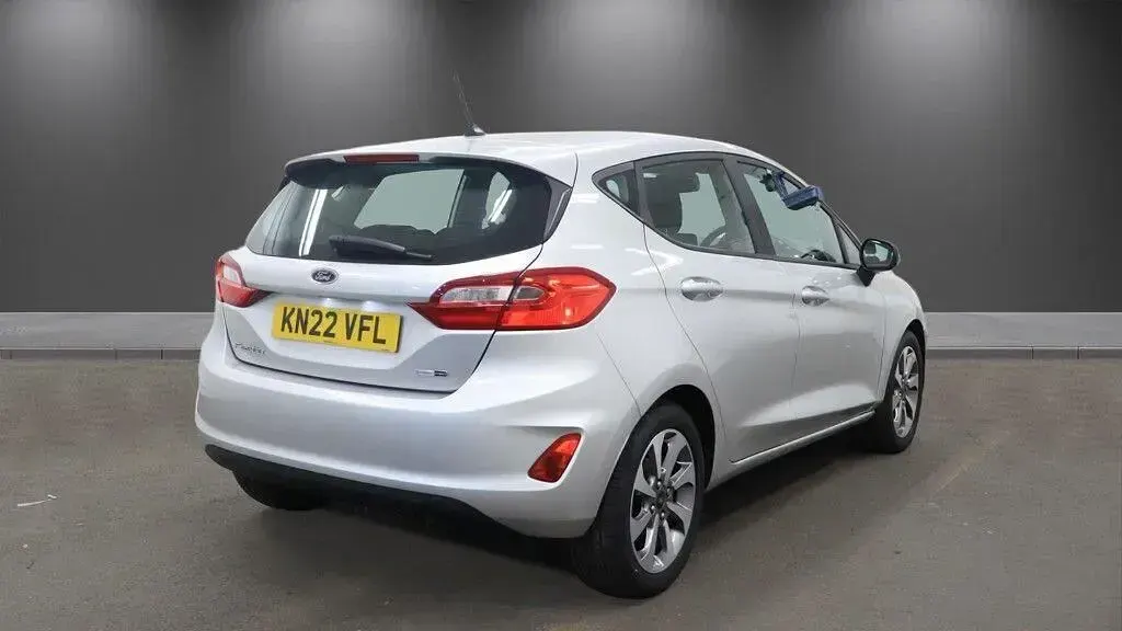 Second-hand Ford Fiesta Trend 125 CP (91 kW) 2021 Argintiu Hatchback