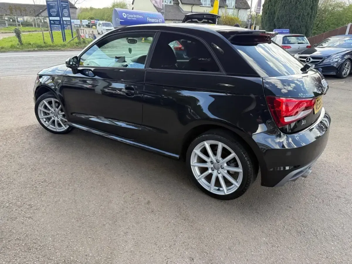 Usado Audi A1 S-Line 116 HP (85 kW) 2016 Preto Citadino