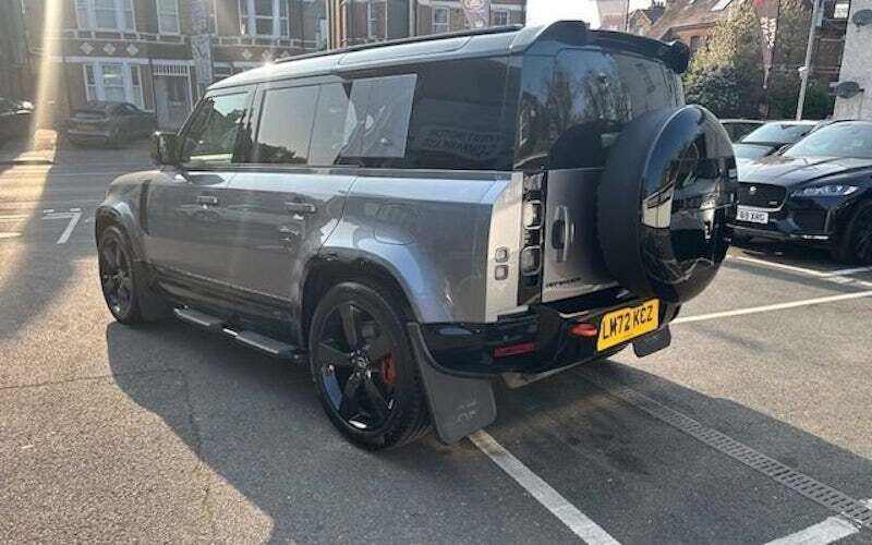 Used Land Rover Defender 404 HP (297 kW) 2024 SUV