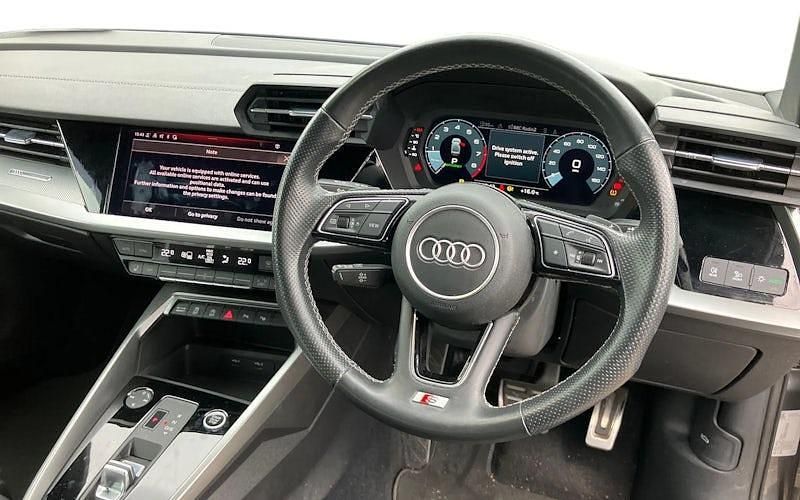 Begagnad Audi A3 S-Line 150 HK (110 kW) 2024 Sedan