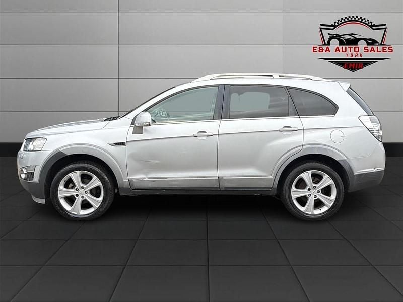 Used Chevrolet Captiva LTZ 2013 Silver SUV