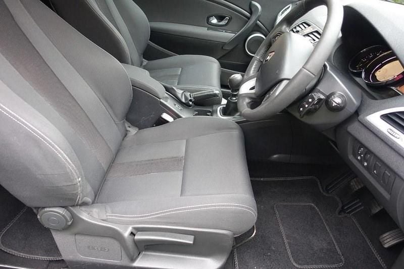 Used Renault Mégane Coupé Dynamique 2010 White Coupe