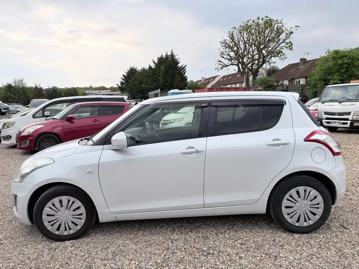 Used Suzuki Swift 82 HP (60 kW) 2014 White Hatchback