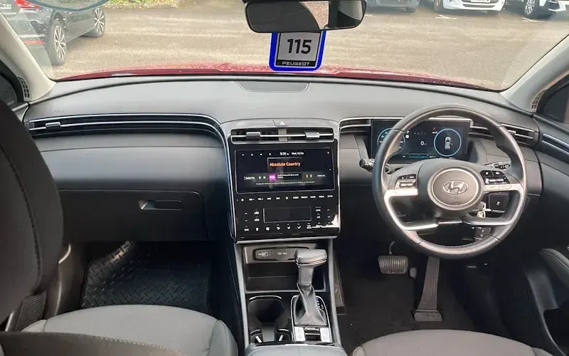 Used Hyundai Tucson SE 150 HP (110 kW) 2021 Red SUV