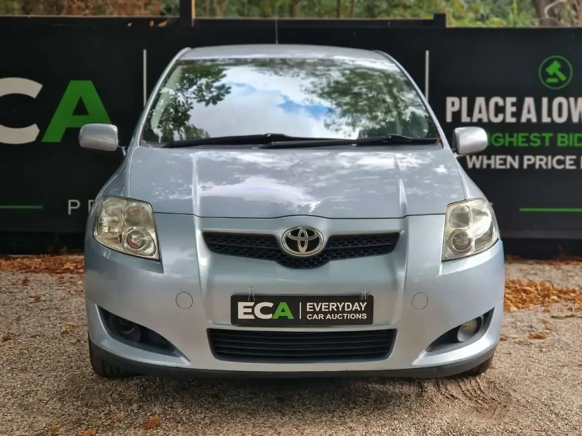 Used Toyota Auris 122 HP (89 kW) 2007 Blue Hatchback