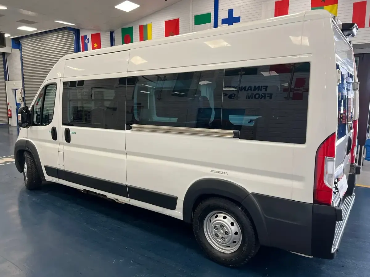Used Peugeot Boxer 130 HP (95 kW) 2015 White Van