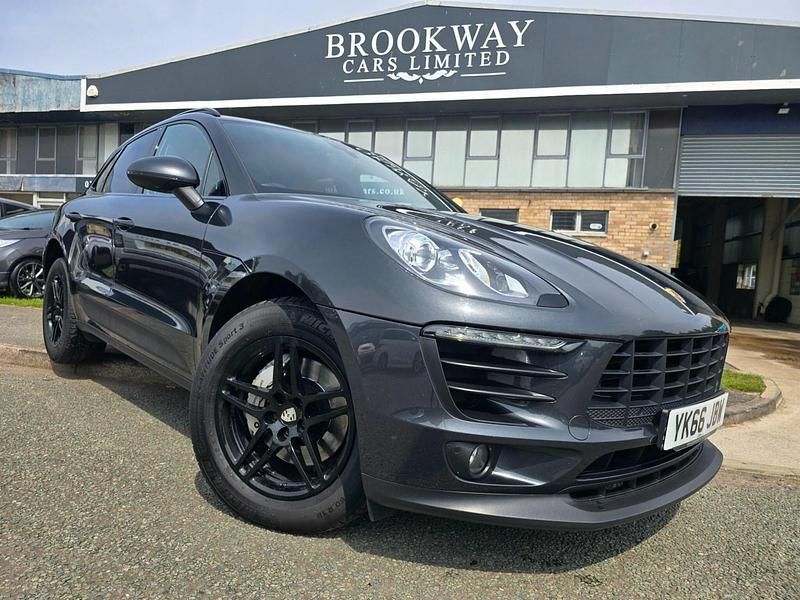 Grey Used 2016 Porsche Macan SUV | £17,790 (Fair price) - Image 1/4
