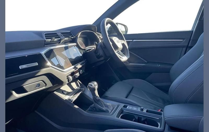 Ny Audi Q3 Black Edition 150 HK (110 kW) 2025 Grå SUV