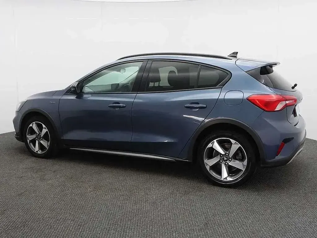 Used Ford Focus Active 123 HP (90 kW) 2019 Blue Hatchback