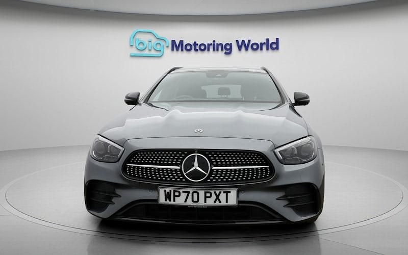 Używany Mercedes E220 AMG line 194 KM (142 kW) 2021 Szary Kombi