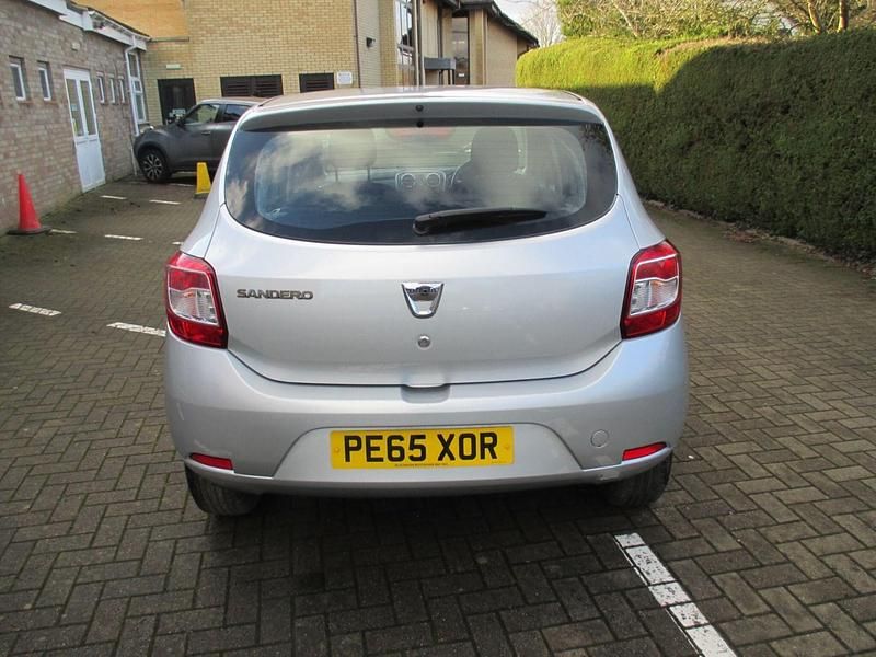 Used Dacia Sandero Lauréate 2015 Silver Hatchback
