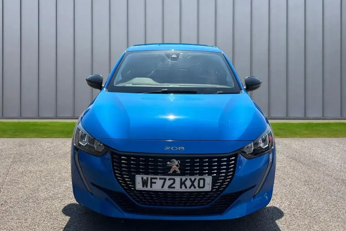 Used Peugeot 208 Allure+ 99 HP (72 kW) 2022 Blue Hatchback