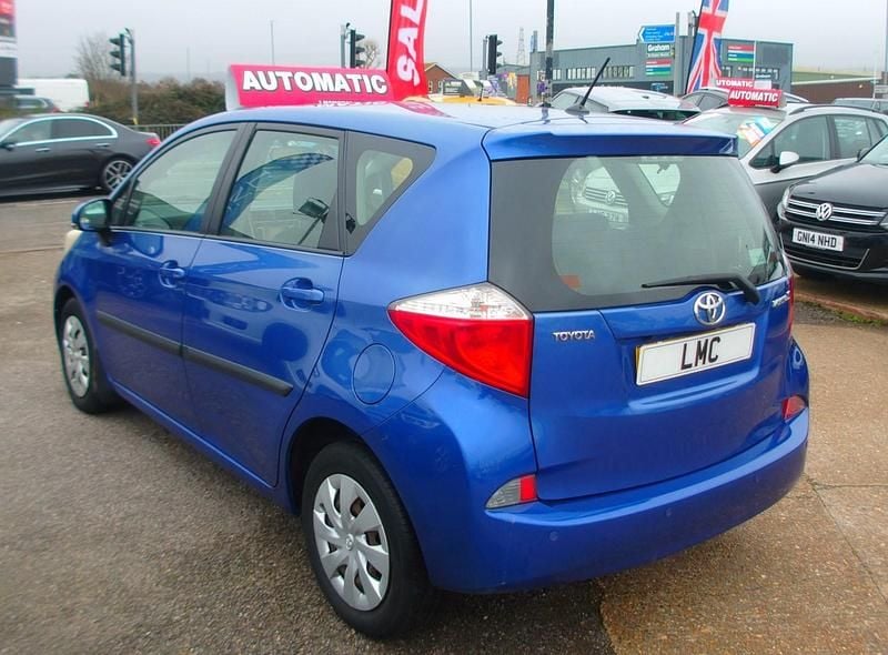 Used Toyota Verso Multidrive S 98 HP (72 kW) 2011 Blue MPV