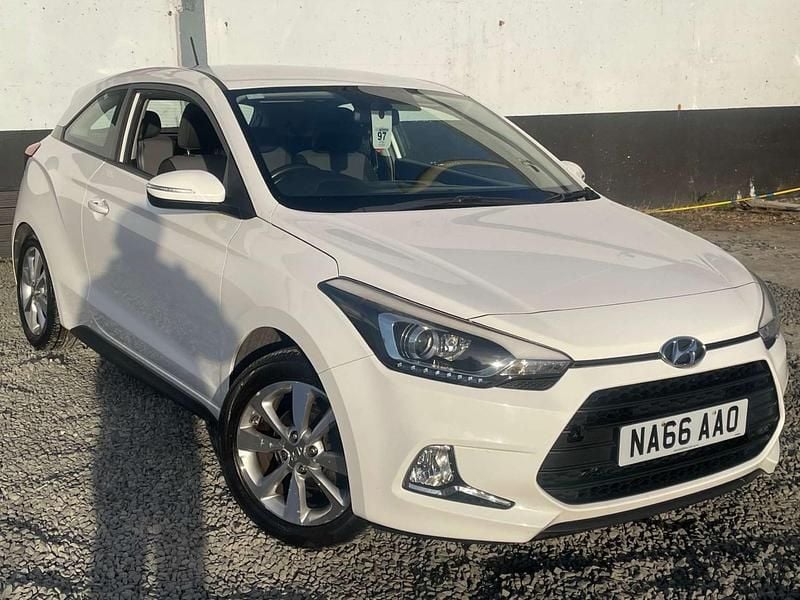White Used 2016 Hyundai i20 SE Coupe | £6,495 (Fair price) - Image 1/4