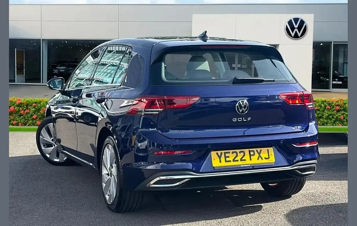 Used VW Golf VIII Style 150 HP (110 kW) 2022 Blue Hatchback