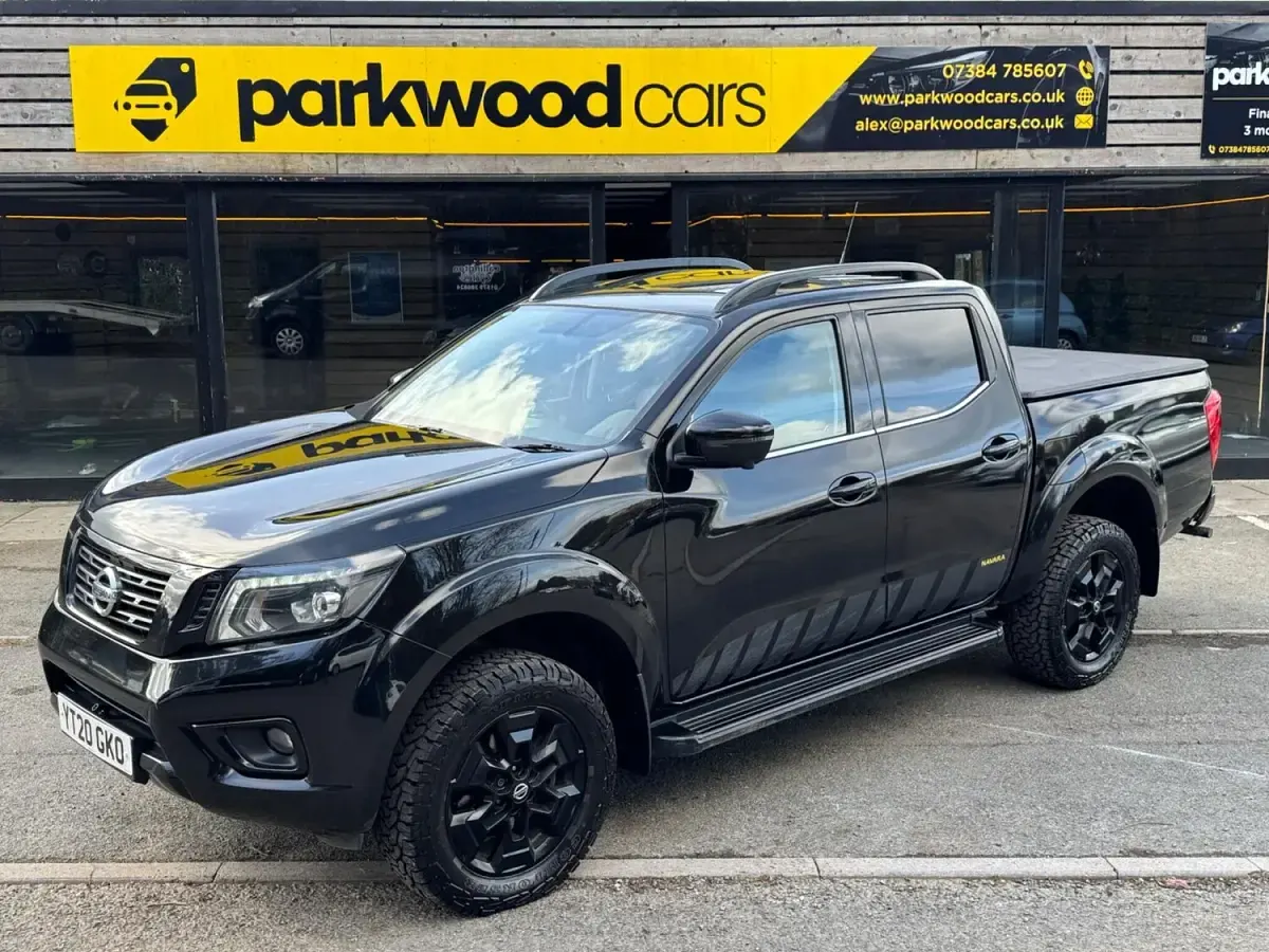 Begagnad Nissan Navara N-Guard 190 HK (139 kW) 2020 Svart Pickup