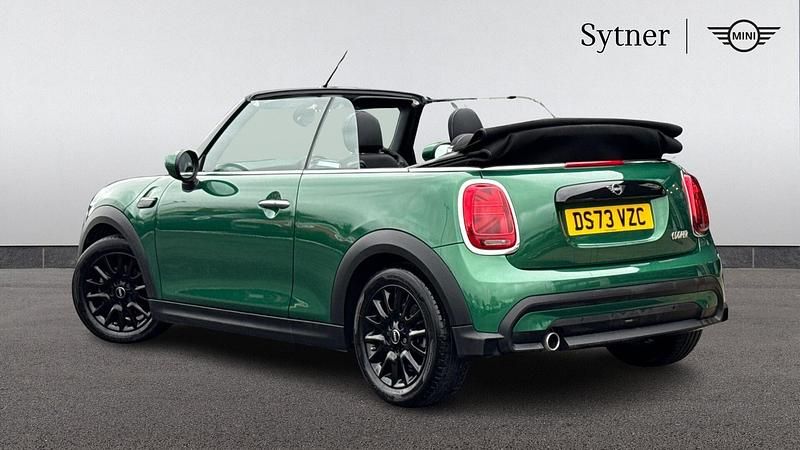 Used Mini Cooper Classic 134 HP (98 kW) 2024 Green Hatchback