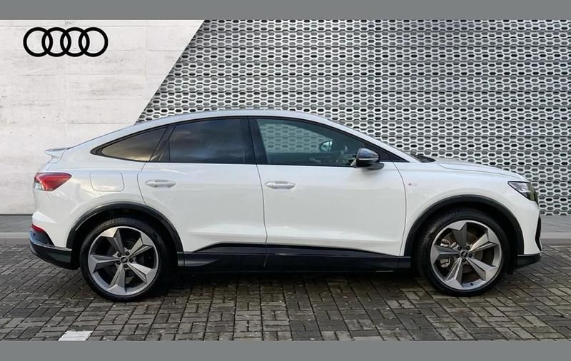 Used Audi Q4 Sportback e-tron Black Edition 206 kW (281 HP) 2025 White SUV