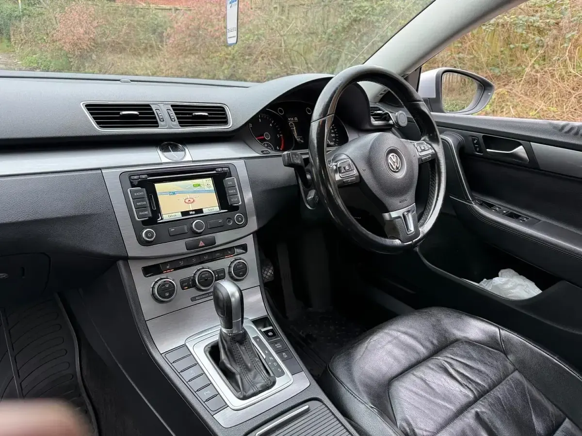 Used VW Passat Executive 138 HP (101 kW) 2014 Silver Sedan