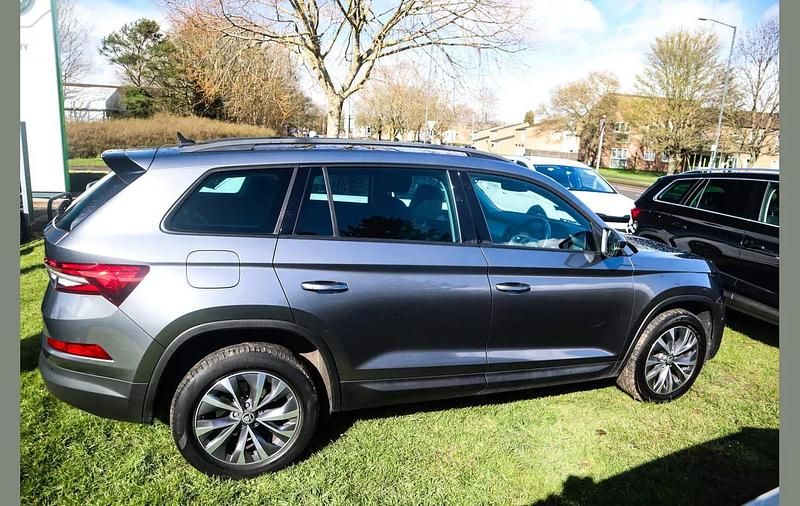 Second-hand Skoda Kodiaq SE Drive 147 CP (108 kW) 2023 Gri SUV