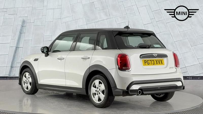 Used Mini Cooper Classic 134 HP (98 kW) 2023 White Hatchback