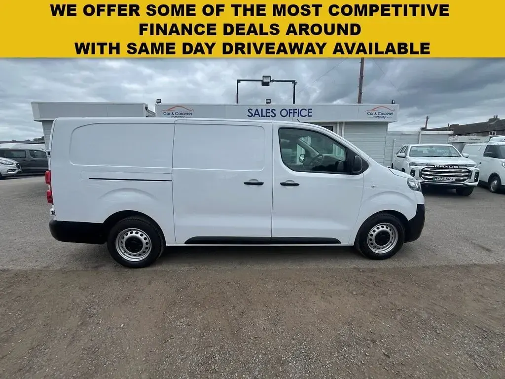 Usado Vauxhall Vivaro S 100 HP (73 kW) 2023 Branco Monovolume