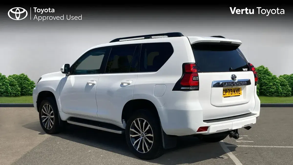 Used Toyota Land Cruiser 204 HP (150 kW) 2023 Pure white (solid paint) Estate
